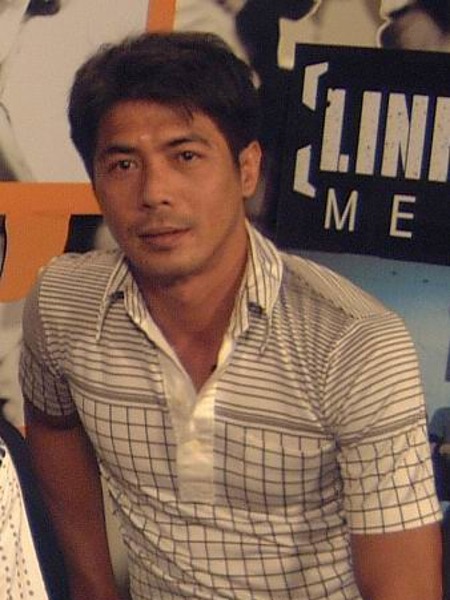 สามารถ พยัคฆ์อรุณ (Samart Payakaroon) แชมป์ลุมพินีสี่รุ่นและอดีตแชมป์โลก WBC รุ่นซูเปอร์แบนตัมเวต