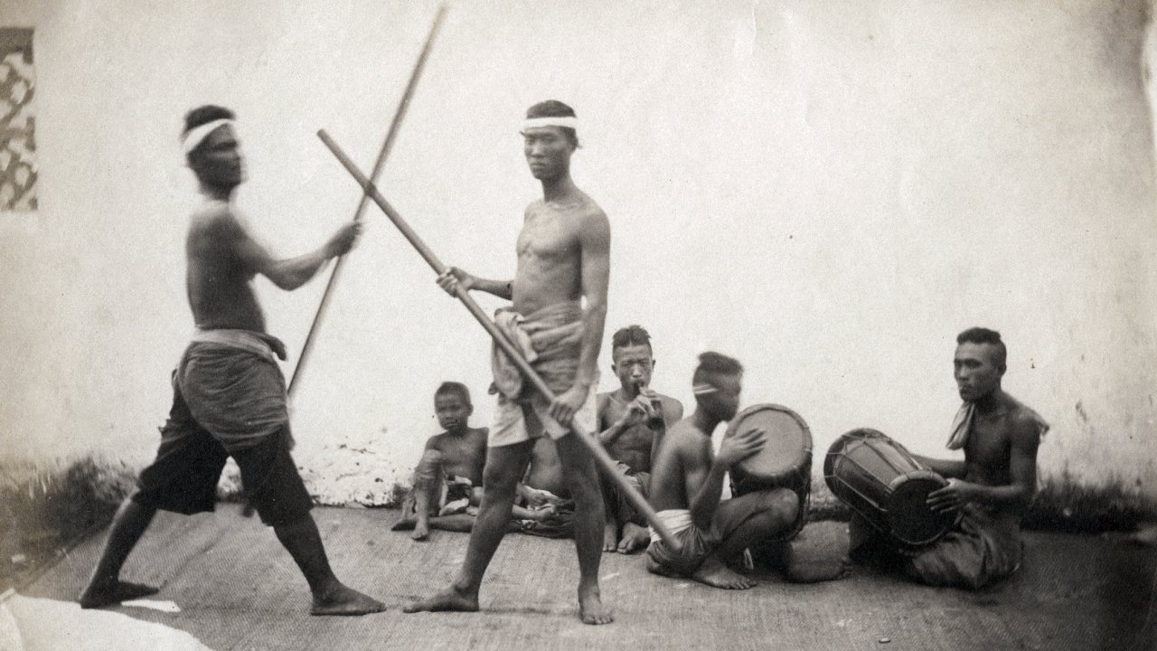 การซ้อมกระบี่กระบองในสยามเมื่อราวปี 1900